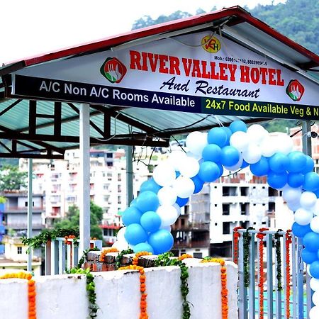 רישיקש River Valley Hotel מראה חיצוני תמונה