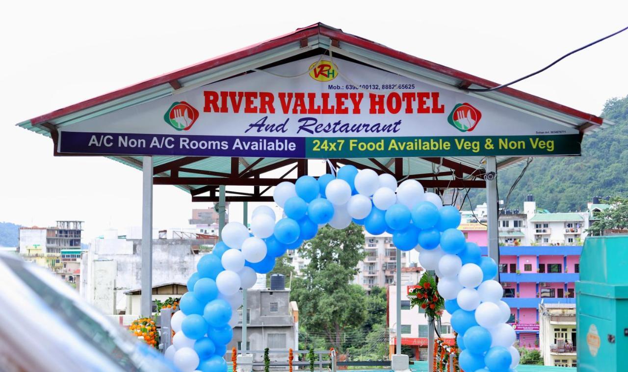 רישיקש River Valley Hotel מראה חיצוני תמונה